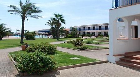 טורה סנטה סאבינה Hotel Club Santa Sabina מראה חיצוני תמונה
