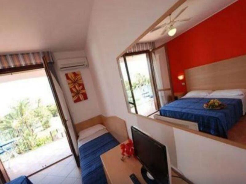 טורה סנטה סאבינה Hotel Club Santa Sabina מראה חיצוני תמונה